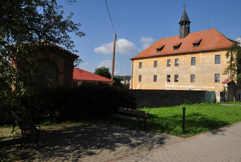 Zámek Hradištko pod Medníkem, Czech Republic (Czechia)
